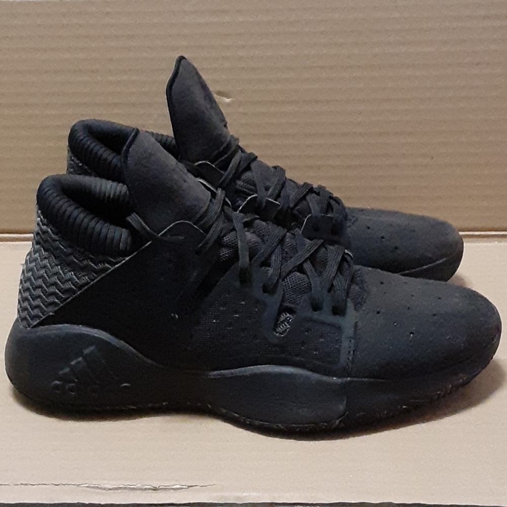 Adidas Brooklyn Design 11222 Basketball sneakers